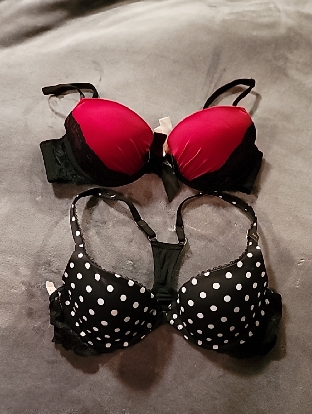 2ct Victoria Secret & Target Bras